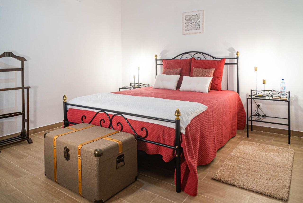 Bed and Breakfast Tapada Do Chafariz Эштремош Экстерьер фото